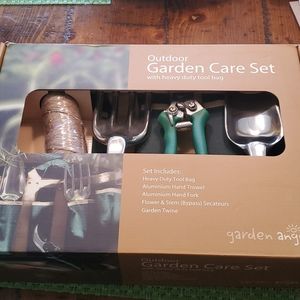 Outdoor Garden Care Set with Heavy Duty Tool Bag